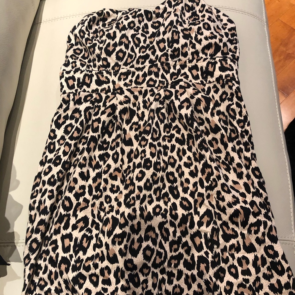 Mini strapless leopard print dress